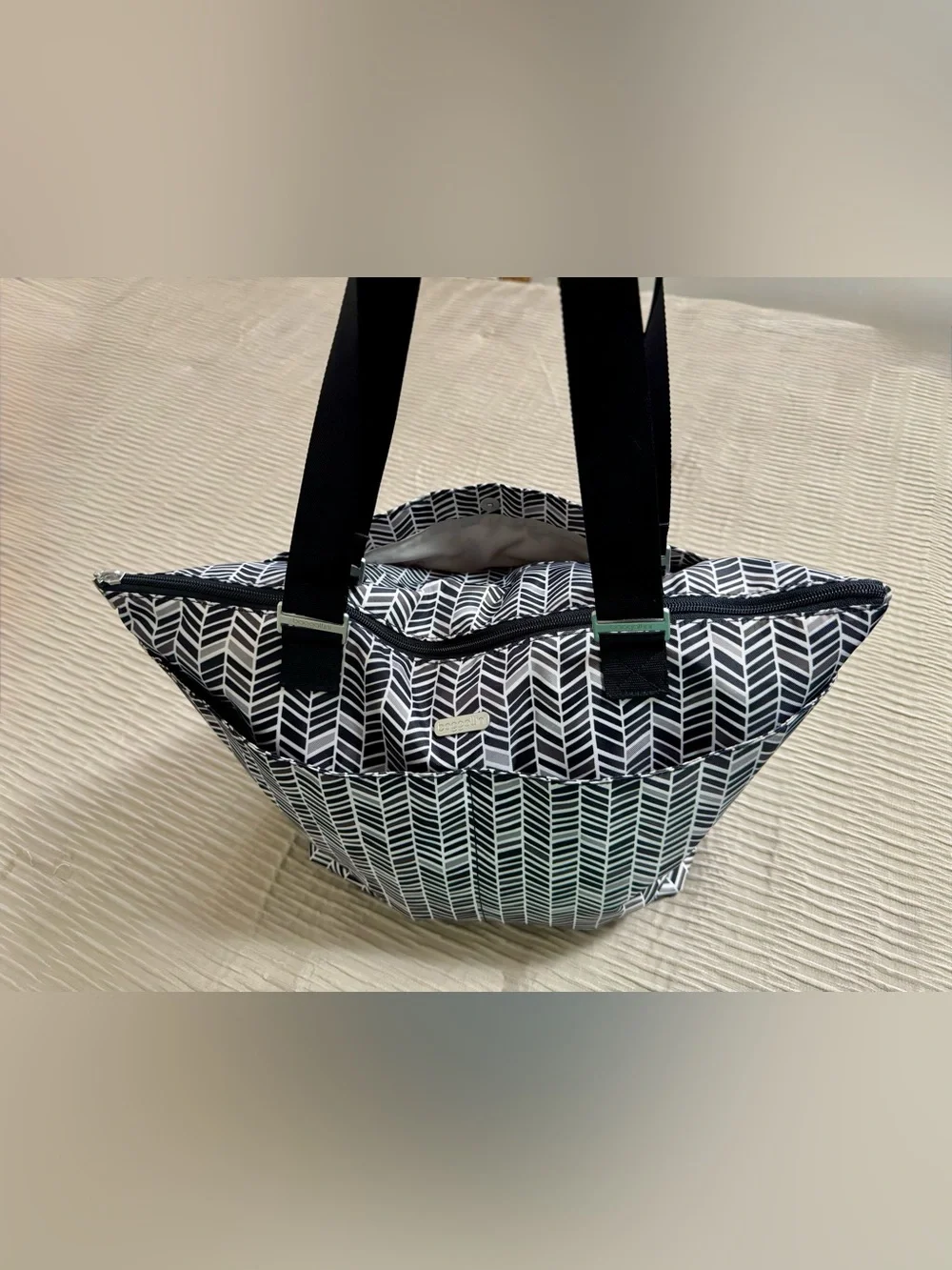 Baggallini stylish lightweight